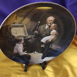 Rockwell Plate 💡 "Grandpa's Treasure Chest" Norman Rockwell Plate