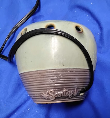 Vintage Scentsy Wax Warmer Cream Purple Banded Plug-In