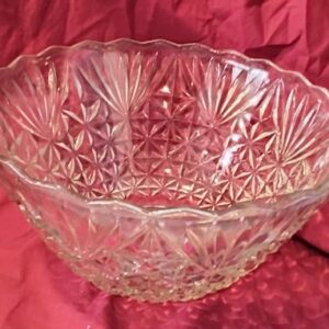 Large Cut Crystal Starburst Pinwheel Serving Bowl 10"