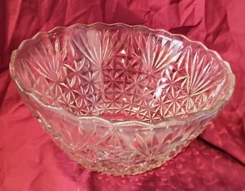 Large Cut Crystal Starburst Pinwheel Serving Bowl 10"