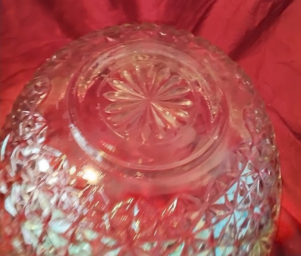 Large Cut Crystal Starburst Pinwheel Serving Bowl 10"