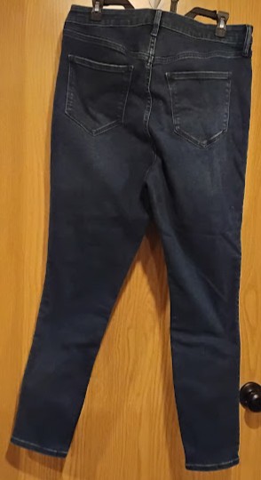 Old Navy Rockstar Extra High-Rise Super Skinny Jeans Size 14