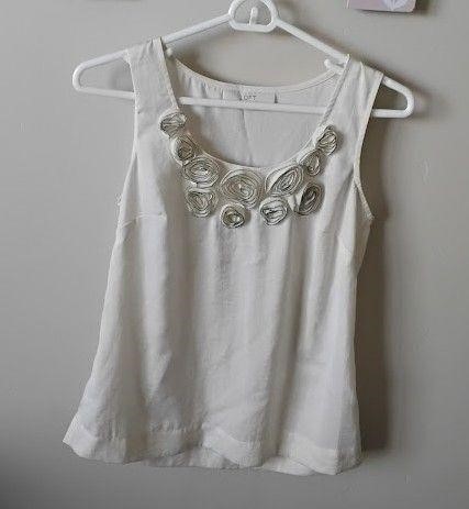Ann Taylor LOFT White Rosette Sleeveless Blouse (Size XS)